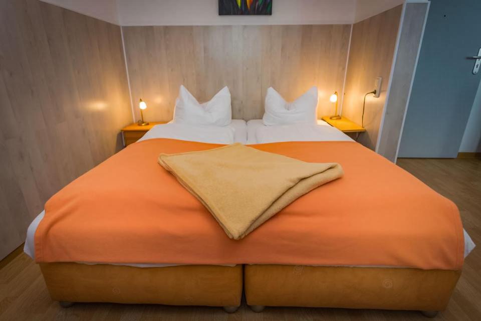 H&H Studio-Apartment Im Stadtteil Ostseeviertel Jedes Apartment Mit Kuechenzeilen - Fahrstuhl Und 24H Check In Γκράιφσβαλντ Εξωτερικό φωτογραφία